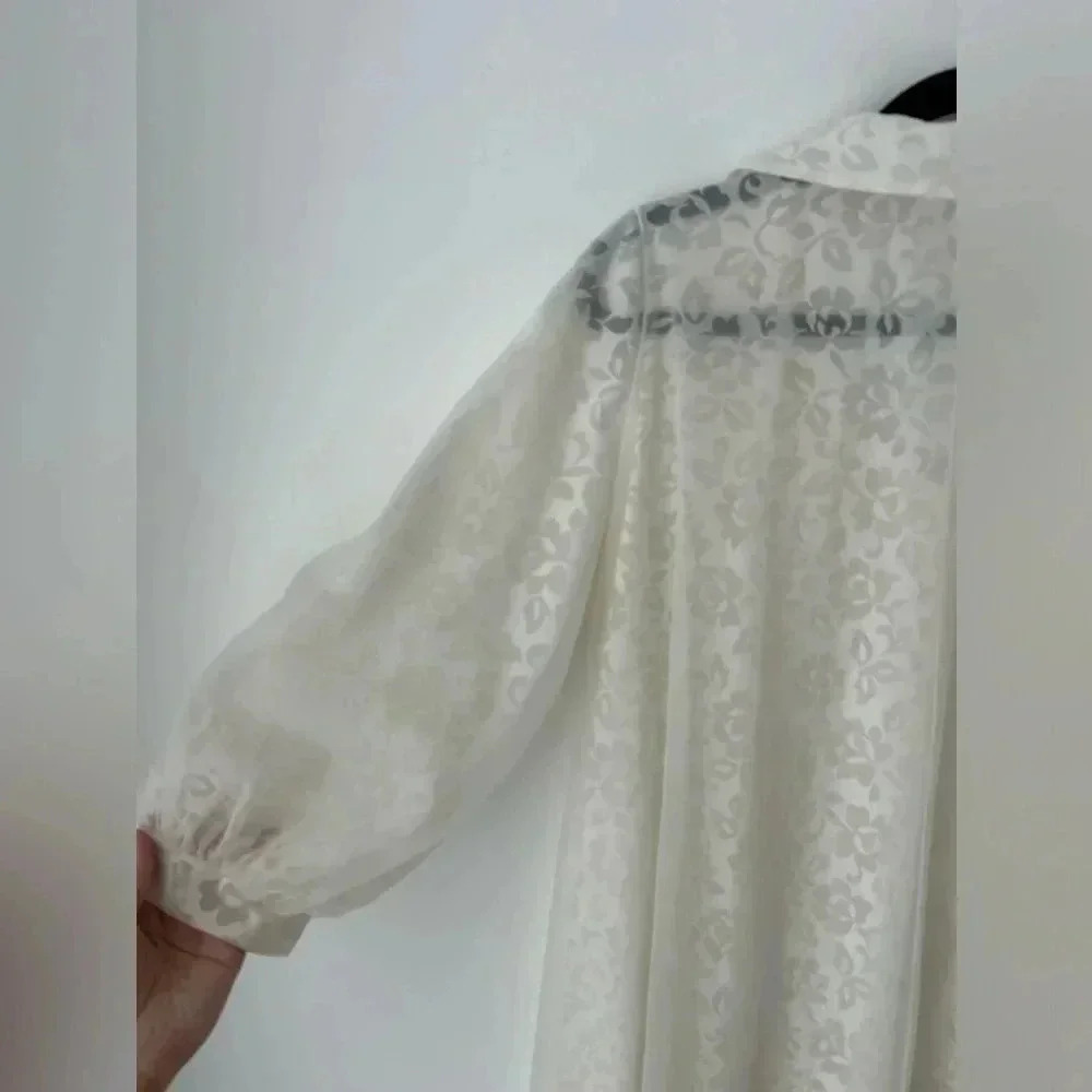 Vintage Cream Lace Robe - Picture 10 of 12